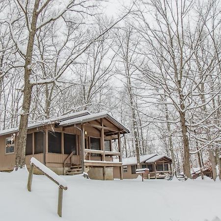 Burr Oak Lodge And Conference Center Glouster Eksteriør bilde