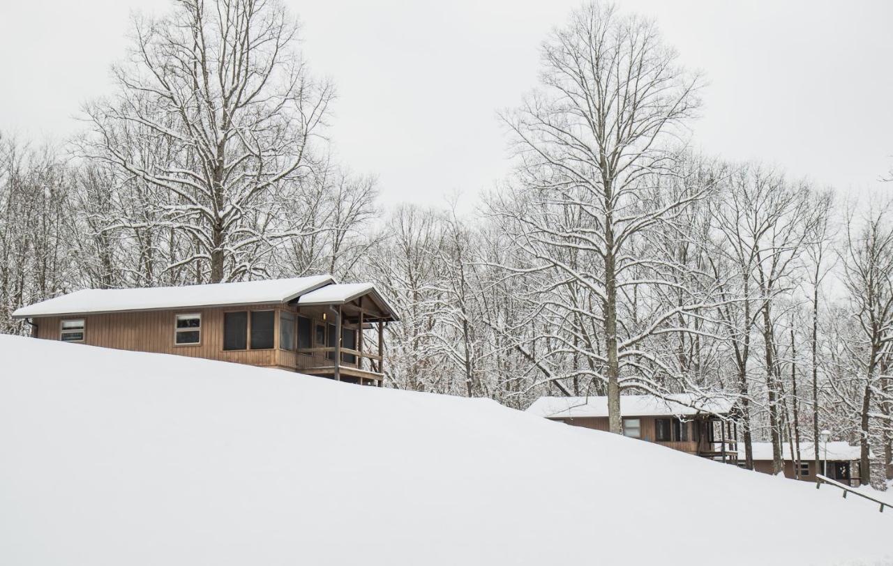 Burr Oak Lodge And Conference Center Glouster Eksteriør bilde