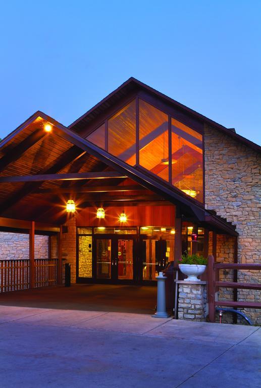 Burr Oak Lodge And Conference Center Glouster Eksteriør bilde