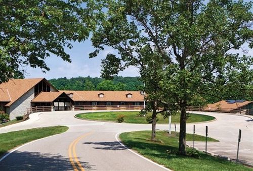 Burr Oak Lodge And Conference Center Glouster Eksteriør bilde