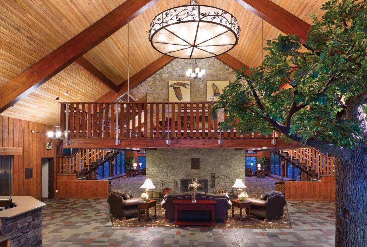 Burr Oak Lodge And Conference Center Glouster Eksteriør bilde